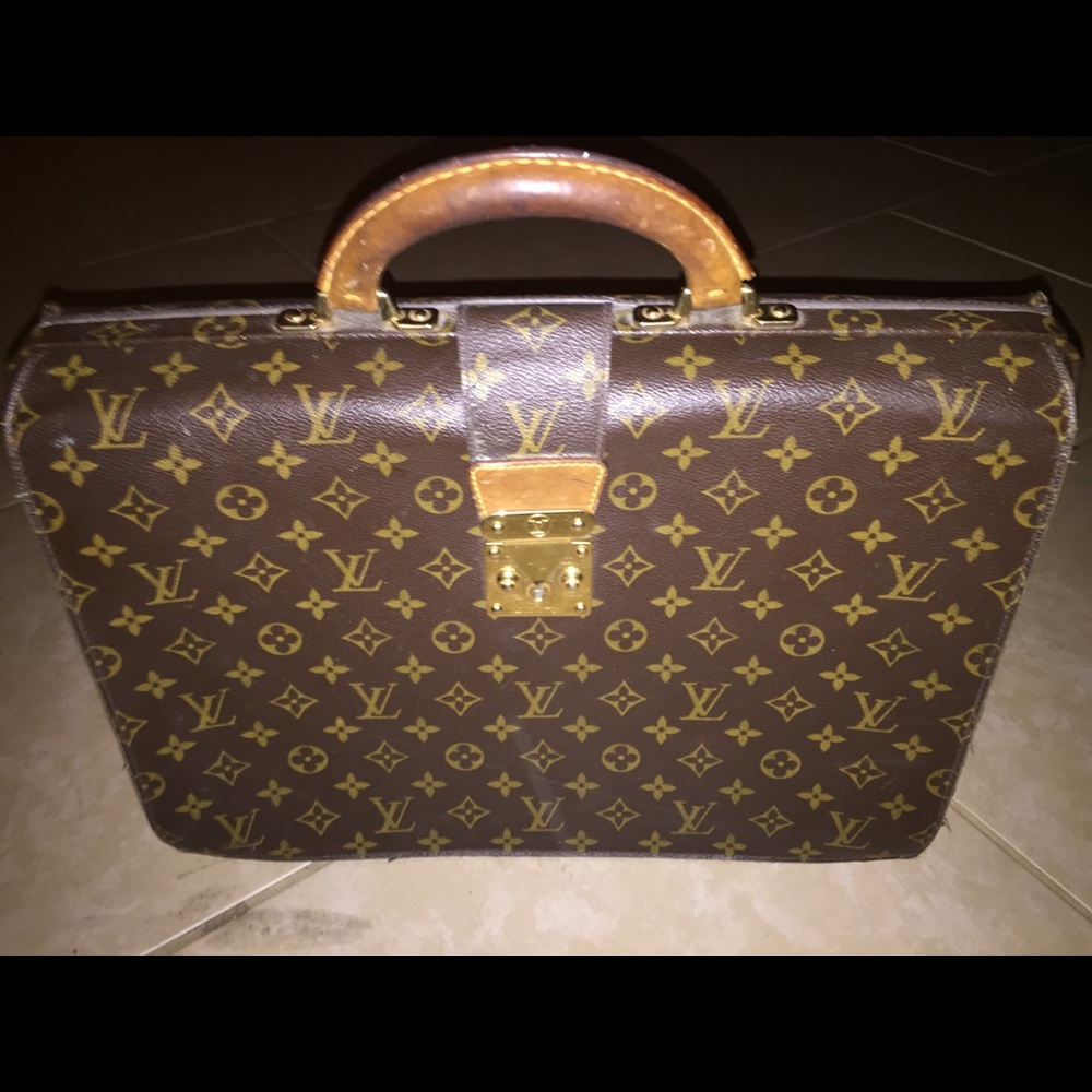 Authentic Louis Vuitton Serviette Fermoir Monogram